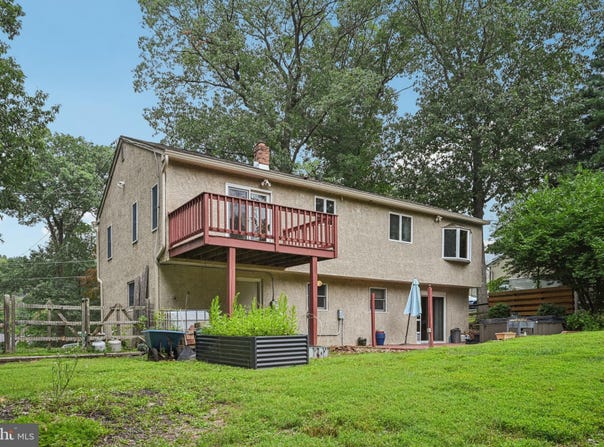 14 WOODSEDGE ROAD, NORRISTOWN, PA 19403