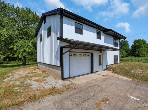 26563 Tarlton Adelphi Road, Laurelville, OH 43135