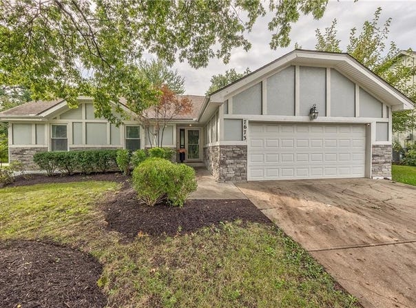 7673 W 152nd Street, Overland Park, KS 66223