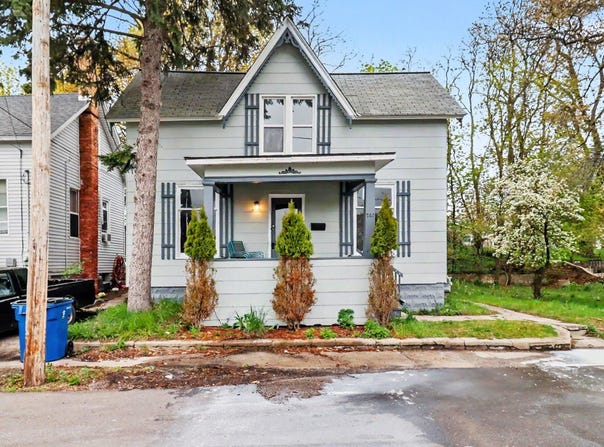280 6th Avenue, Manistee, MI 49660