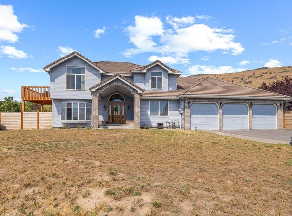 5749 Basin View Drive, Klamath Falls, OR 97603