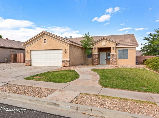 3429 S PRICE HILLS DR, St George, UT 84790
