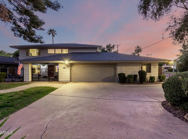 8464 N 7TH Avenue, Phoenix, AZ 85021