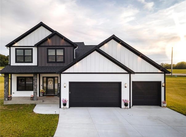 1205 Skyview Circle NW, Rochester, MN 55901