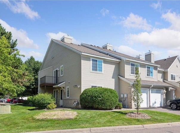 2230 Ranchview Lane N, Plymouth, MN 55447