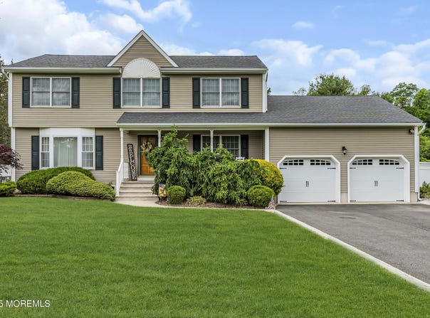 1 River Drive, Farmingdale, NJ 07727