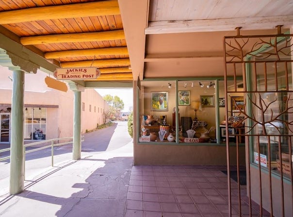 129 Plaza N, Taos, NM 87571