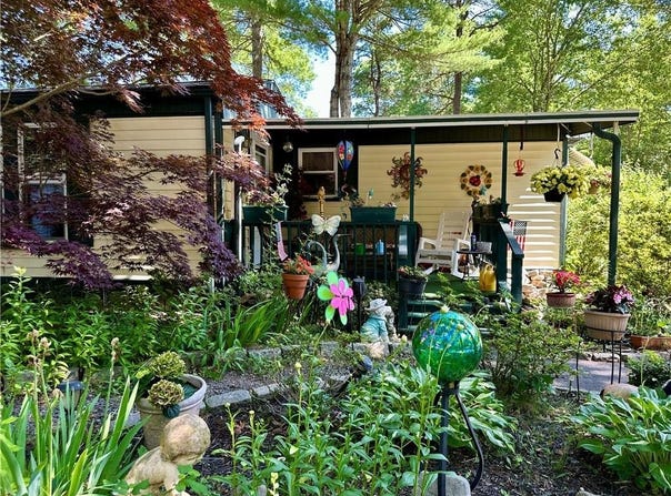4 Leisure Way, Coventry, RI 02816