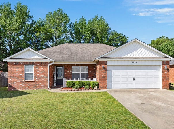1509 E 11th Cove, Russellville, AR 72802