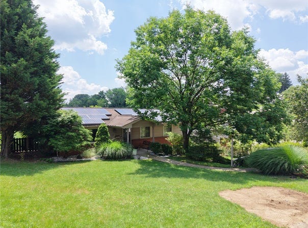 5215 Caste Dr, Whitehall, PA 15236