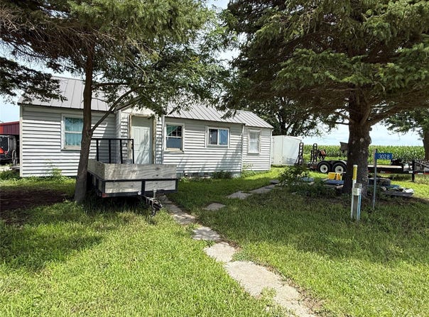 3028 Carver Road, Winterset, IA 50273