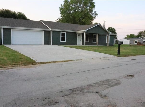 302 Kelly Avenue, Osawatomie, KS 66064