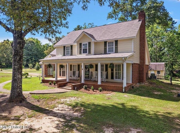402 Springwood Circle, Terry, MS 39170