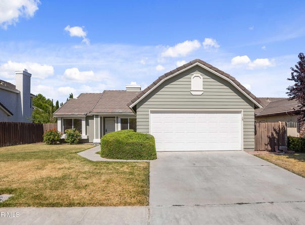 44215 W 32nd Street, Lancaster, CA 93536
