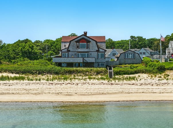 45 Phillips Road, Sagamore, MA 02561