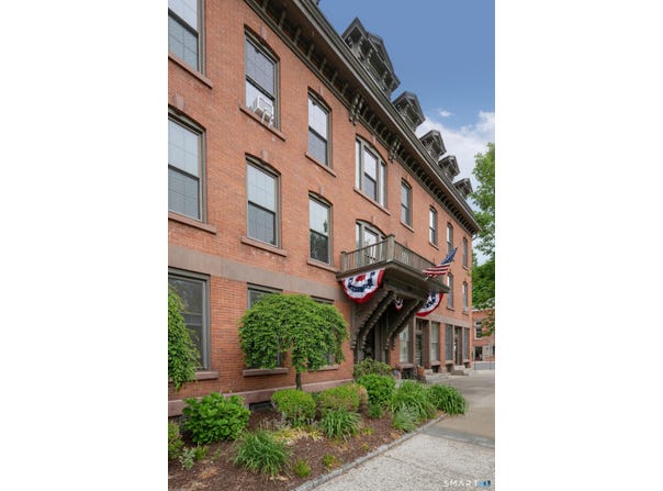 130 Main Street, Canton, CT 06019