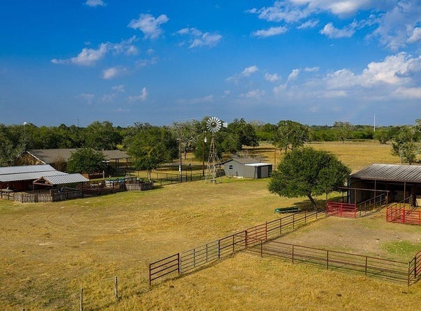403 Hickey Road, Yoakum, TX 77995
