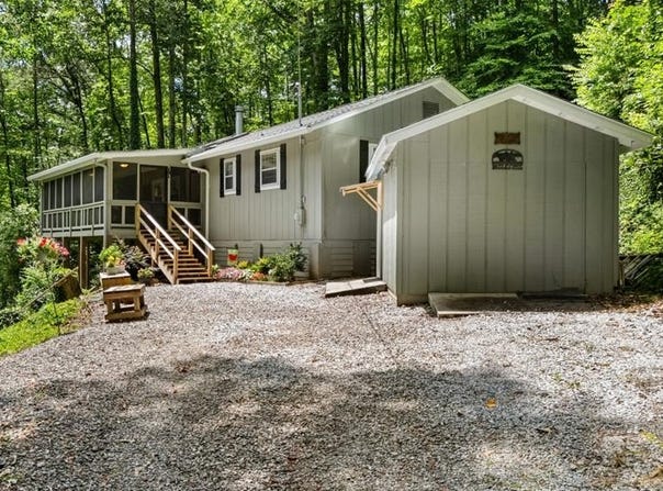 592 Snow Hill Falls Circle, Franklin, NC 28734
