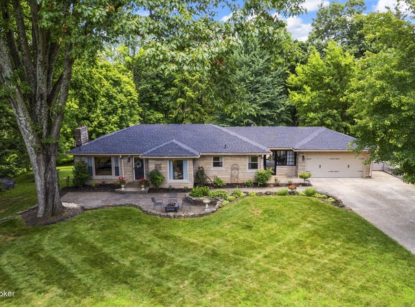 4221 Dolphin Rd, Louisville, KY 40220