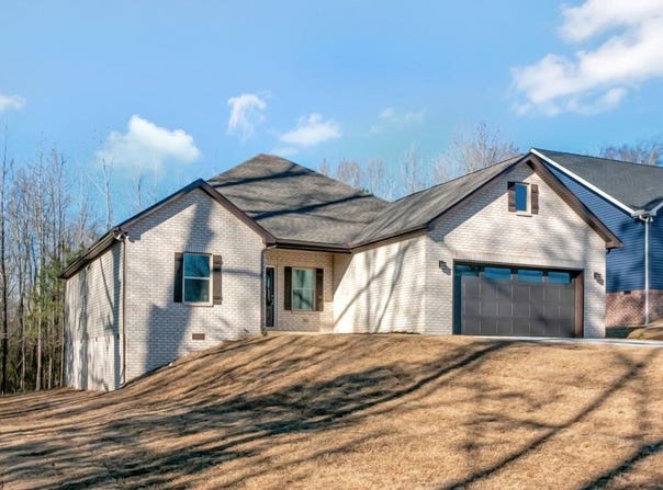 96 Mockingbird Lane, PARIS, TN 38242