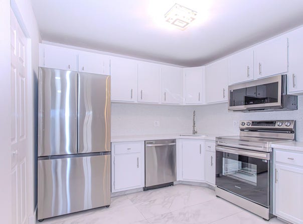 510 Shady Pine Way, Greenacres, FL 33415