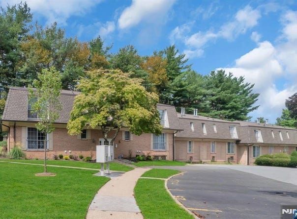 265 Collignon Way, River Vale, NJ 07675