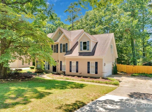 2725 Kirkholm Drive, Matthews, NC 28105