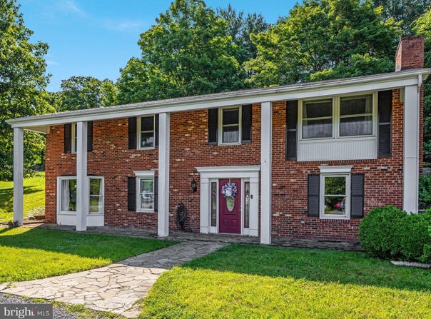 106 LAKESIDE DRIVE, STEPHENS CITY, VA 22655