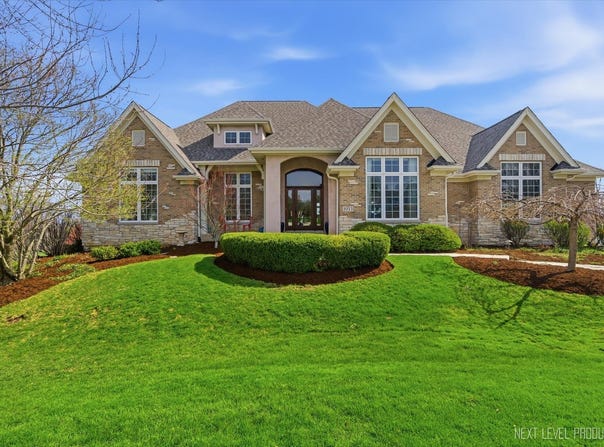 1933 Spring Valley Drive, Elburn, IL 60119