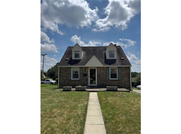 194 Woodhall Dr, Baldwin Boro, PA 15236