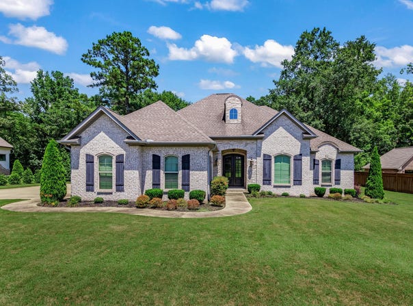 557 Crown Dr, Fulton, MS 38843