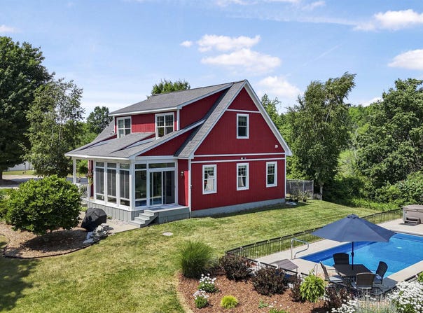 1215 Eden Hill, Beulah, MI 49617