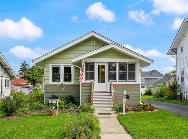315 S Myrtle Avenue, Villa Park, IL 60181