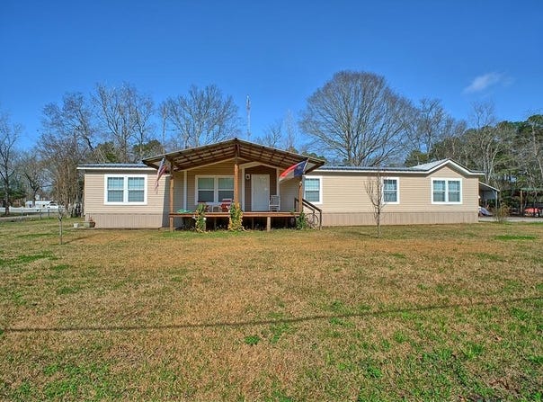 301 Lillian Street, Hemphill, TX 75948
