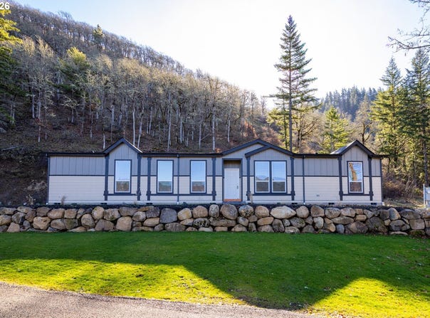 698 HIGHWAY 141, WhiteSalmon, WA 98672