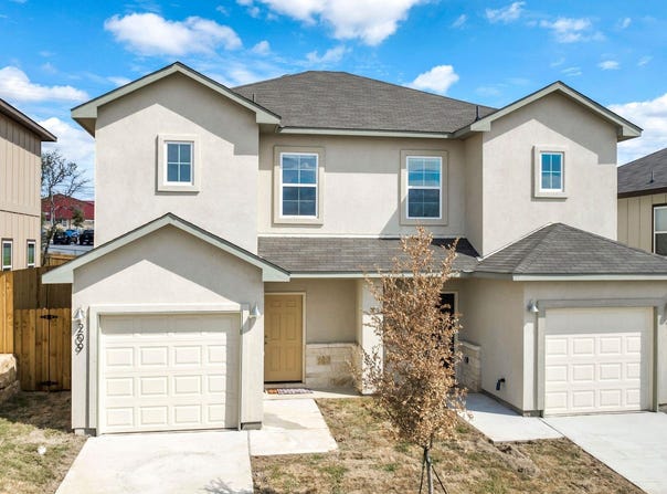211 Peruna DR, Marble Falls, TX 78654