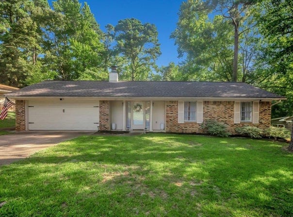1517 McKewen, Nacogdoches, TX 75965