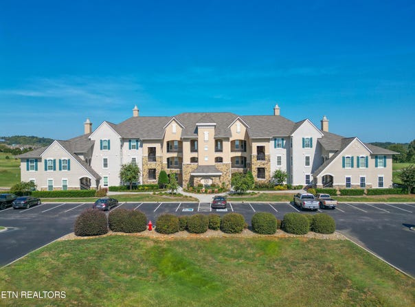 535 Rarity Bay Pkwy, Vonore, TN 37885