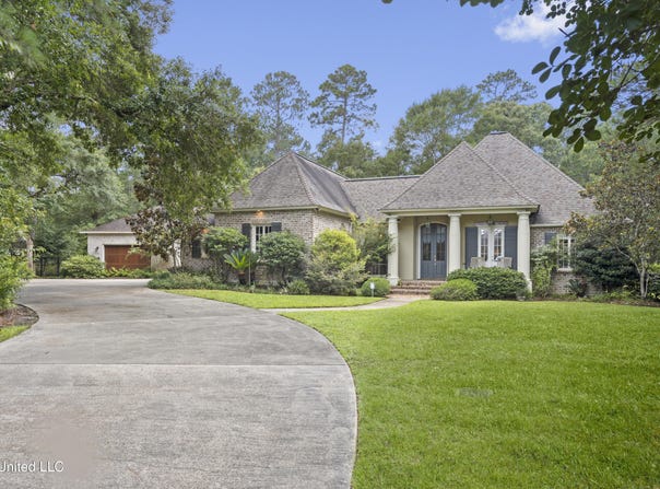 6416 Oliwa Place, Diamondhead, MS 39525