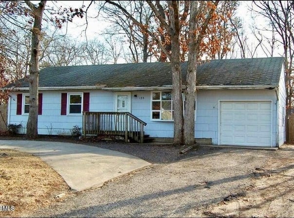 135 NAUTILUS DRIVE, MANAHAWKIN, NJ 08050