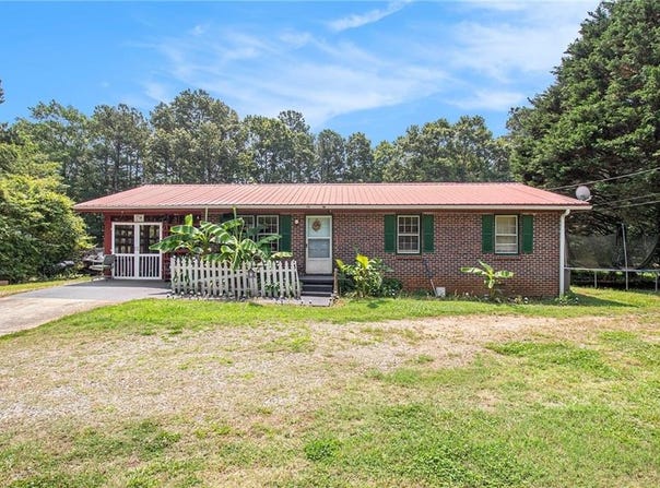 564 Peters Street, Statham, GA 30666