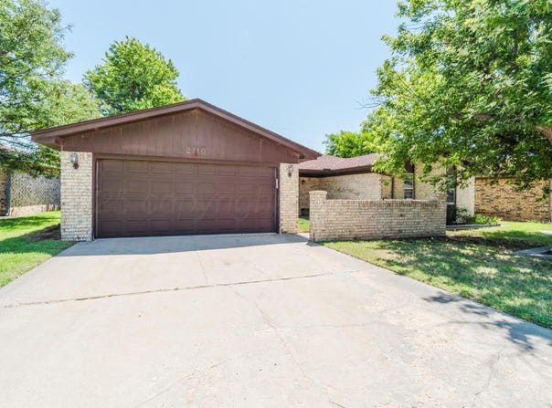 2710 N Cherokee Drive, Pampa, TX 79065