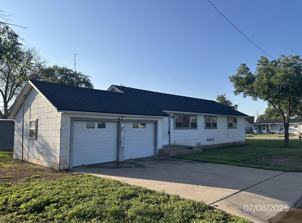 1511 Ave C, Levelland, TX 79336