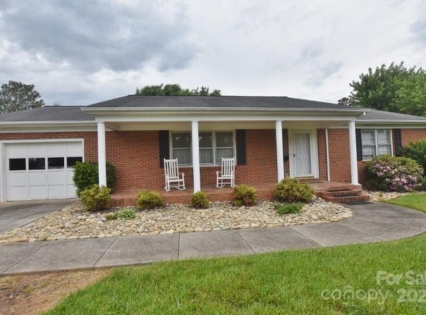 902 Church Street NW, Valdese, NC 28690