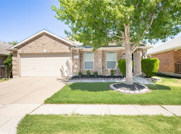 1713 Heron Drive, Aubrey, TX 76227