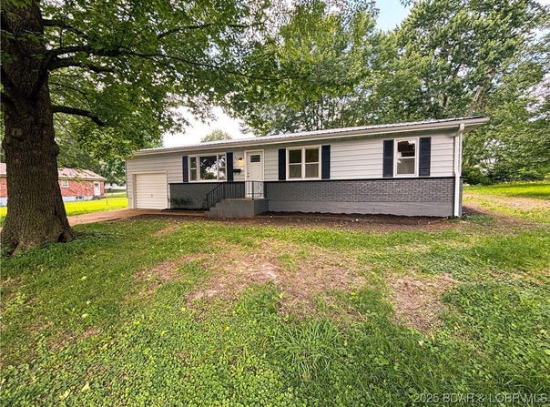 1003 Gayle Street, Eldon, MO 65026