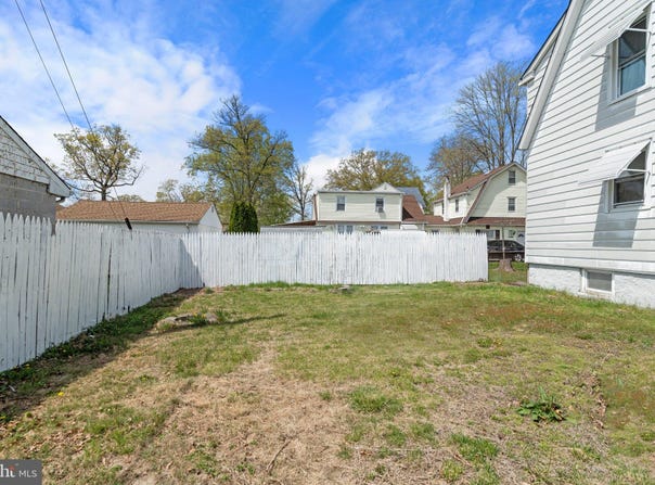 423 SYCAMORE AVENUE, FOLSOM, PA 19033