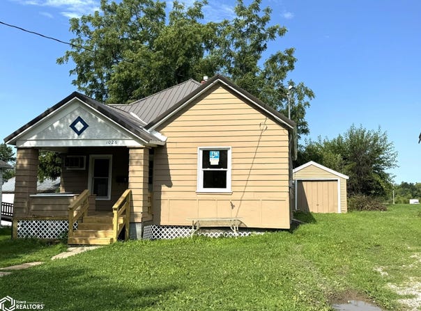 1026 S 11Th Street, Centerville, IA 52544