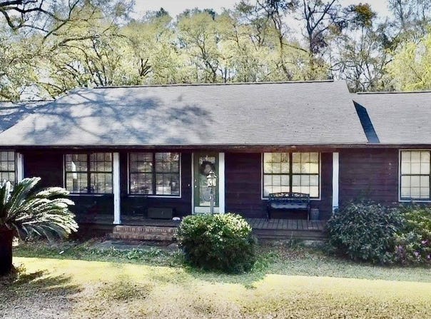 5272 Burkhalter Road, Blackshear, GA 31516