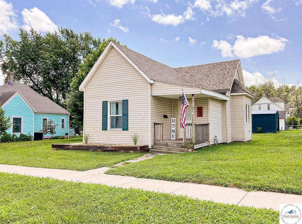 1302 E Broadway, Sedalia, MO 65301
